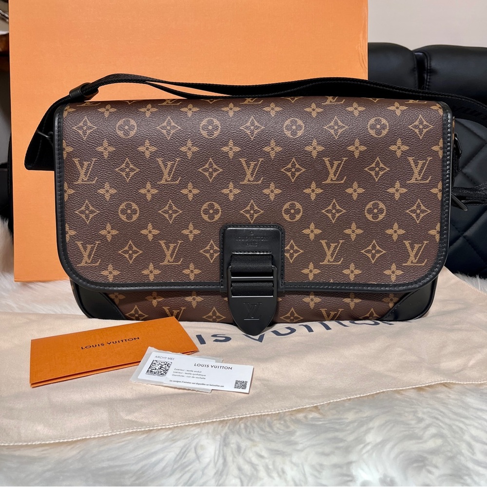 Louis Vuitton Monogram Archy GM Messenger Bag